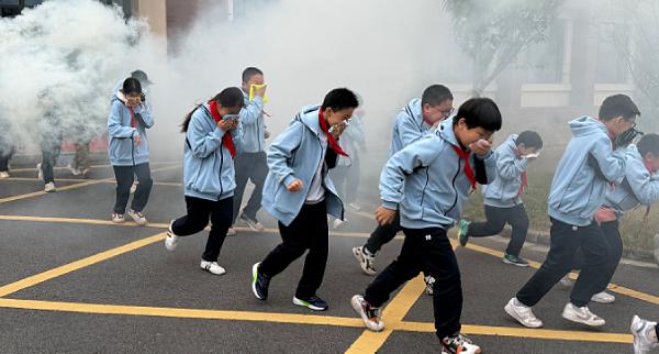 以练筑防 以会提质 筑牢校园安全防线